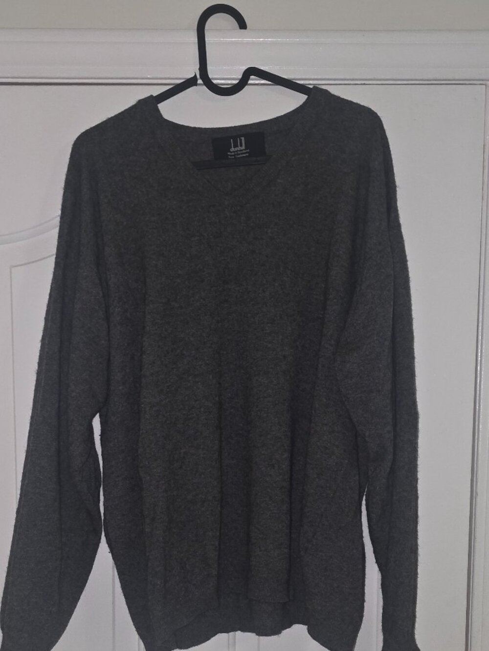 Vintage Dunhill Men's grey Cashmere V neck sweater (Size L)